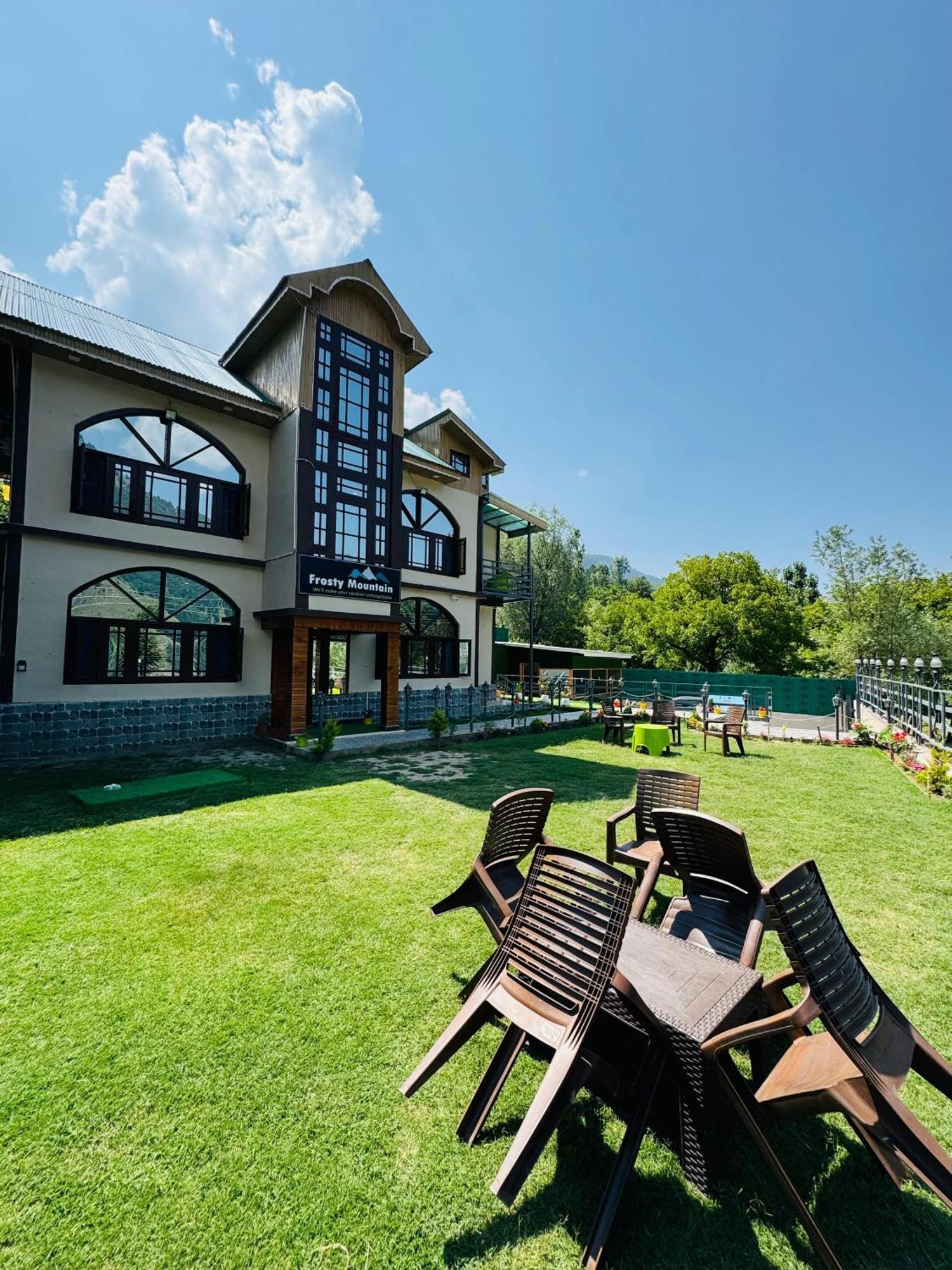Frosty Mountain Resort Pahalgām Eksteriør bilde