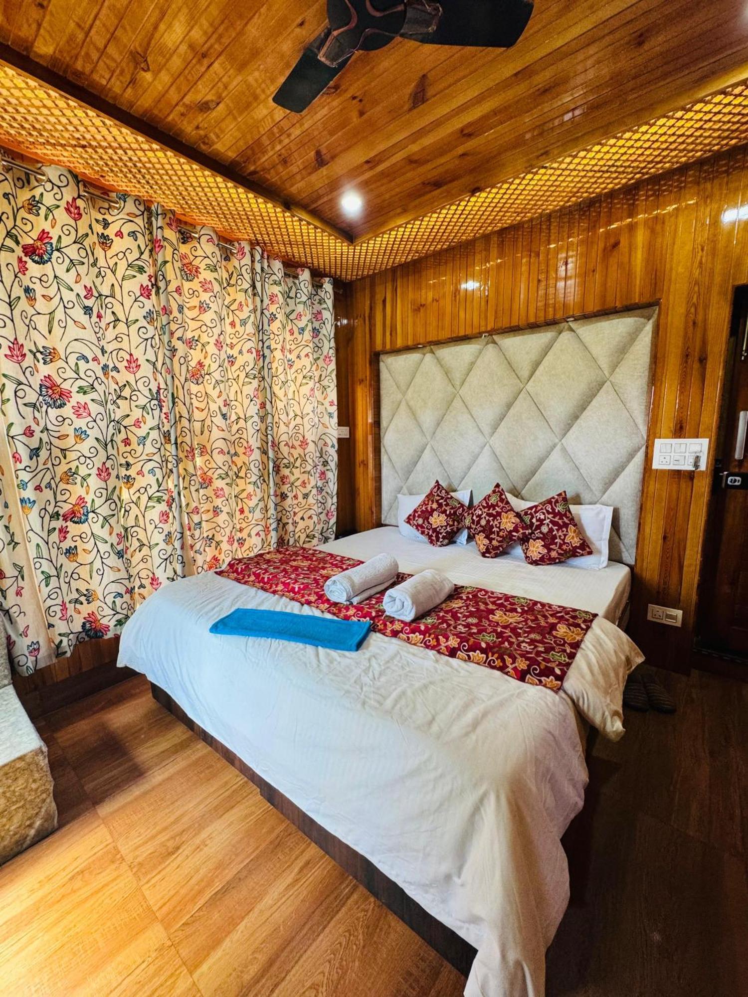 Frosty Mountain Resort Pahalgām Eksteriør bilde