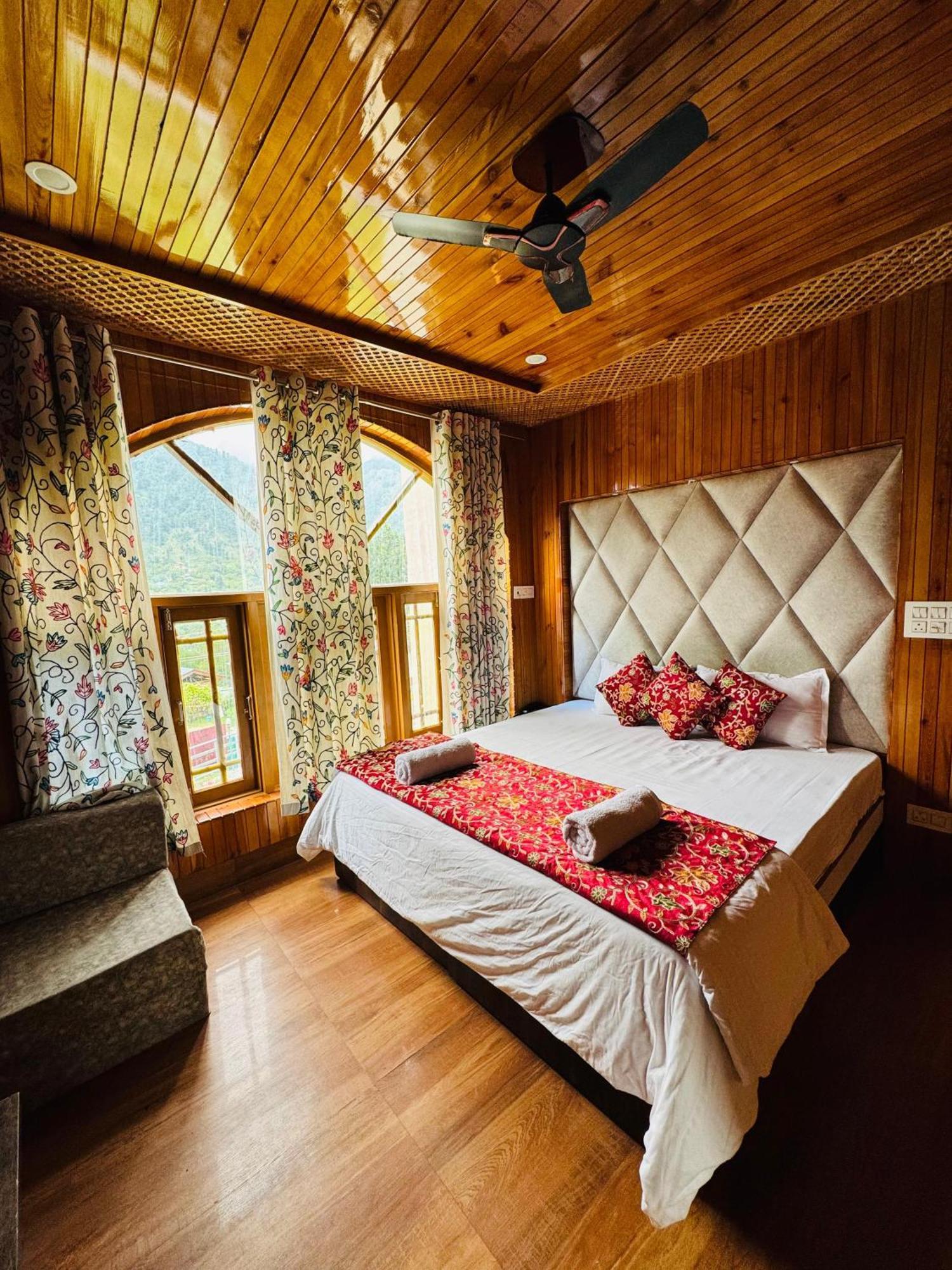 Frosty Mountain Resort Pahalgām Eksteriør bilde