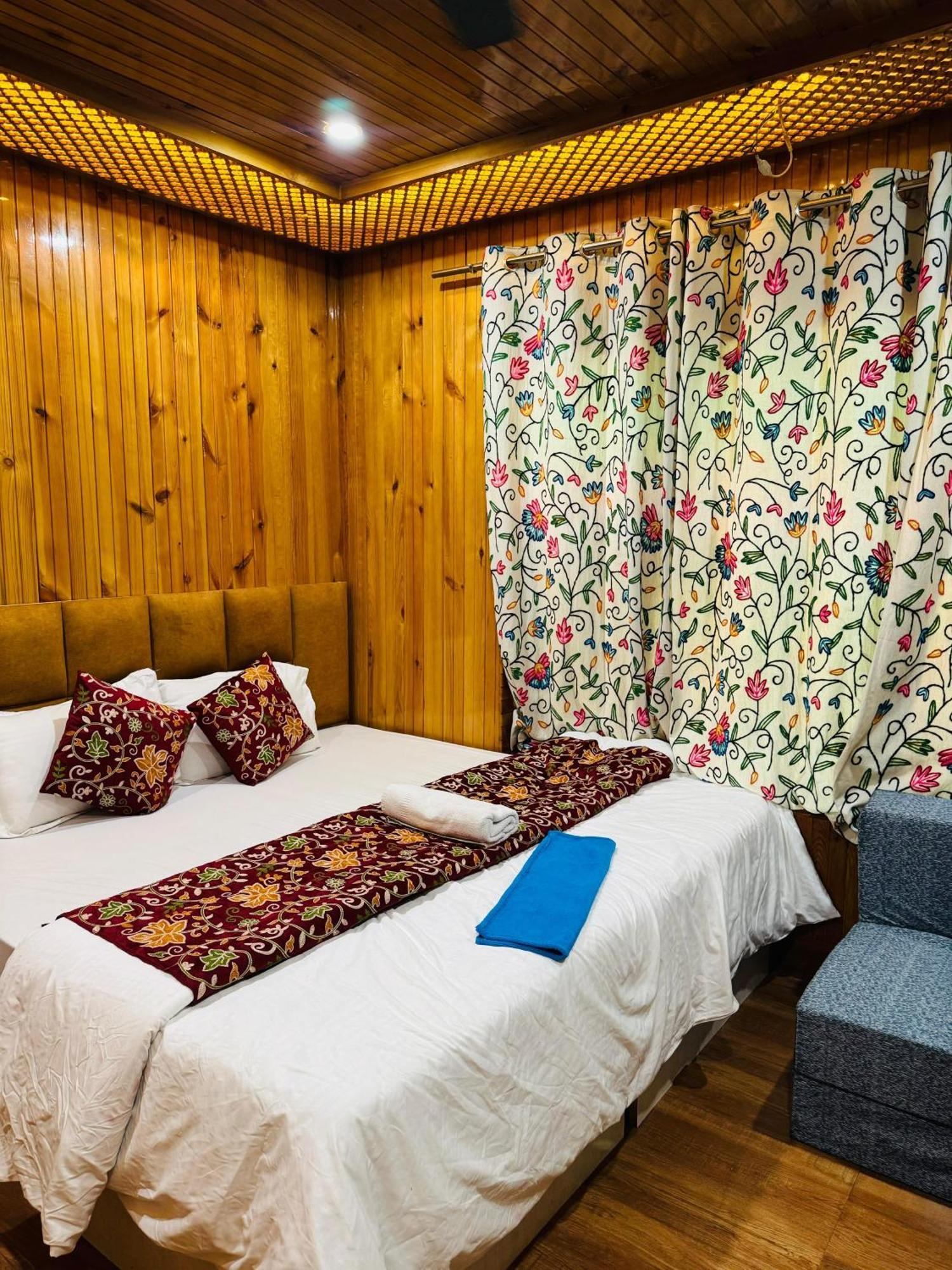 Frosty Mountain Resort Pahalgām Eksteriør bilde