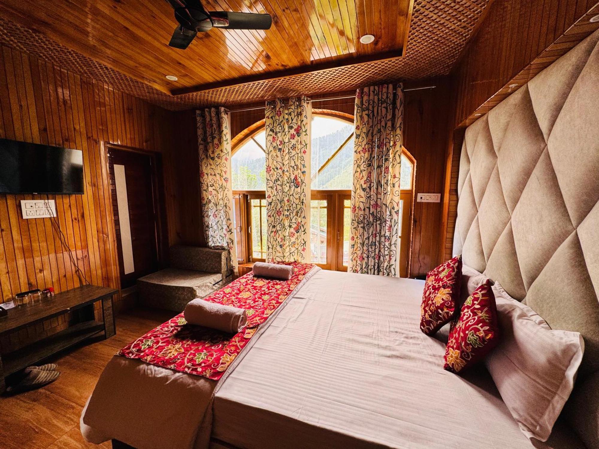 Frosty Mountain Resort Pahalgām Eksteriør bilde