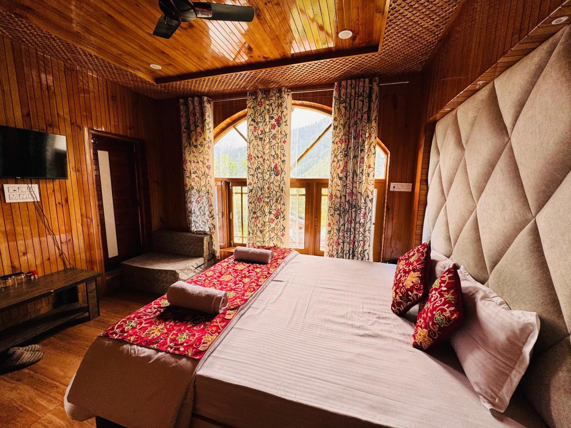Frosty Mountain Resort Pahalgām Eksteriør bilde
