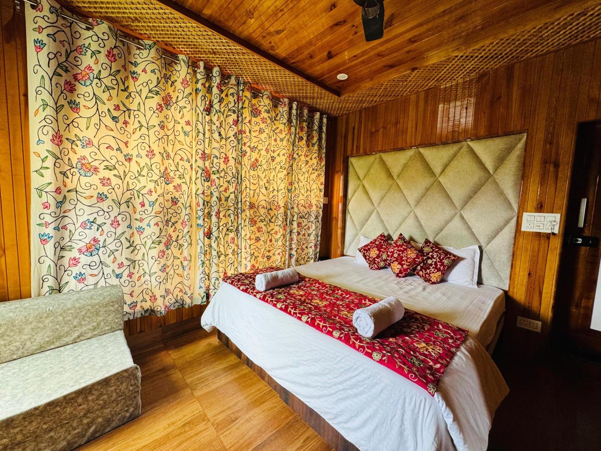 Frosty Mountain Resort Pahalgām Eksteriør bilde