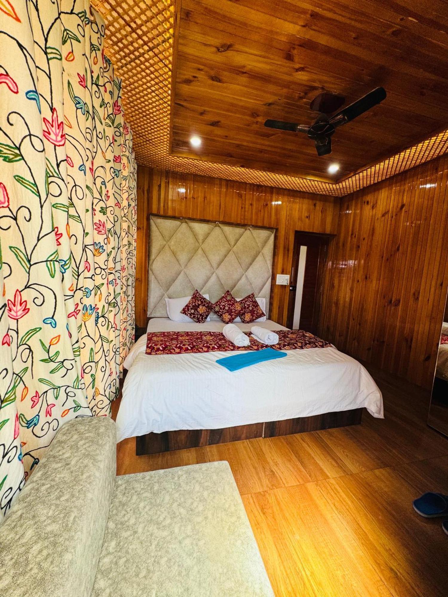 Frosty Mountain Resort Pahalgām Eksteriør bilde