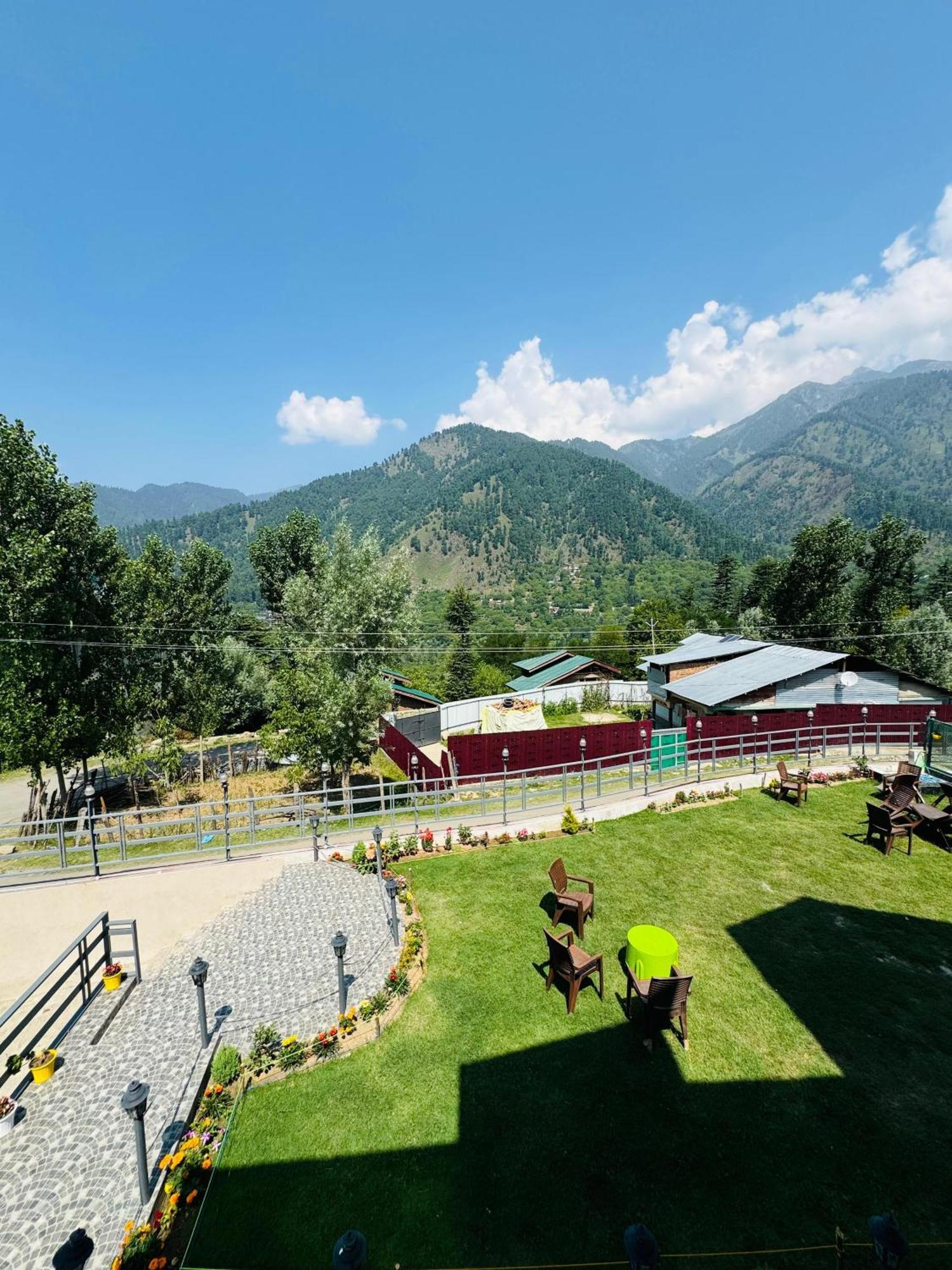Frosty Mountain Resort Pahalgām Eksteriør bilde